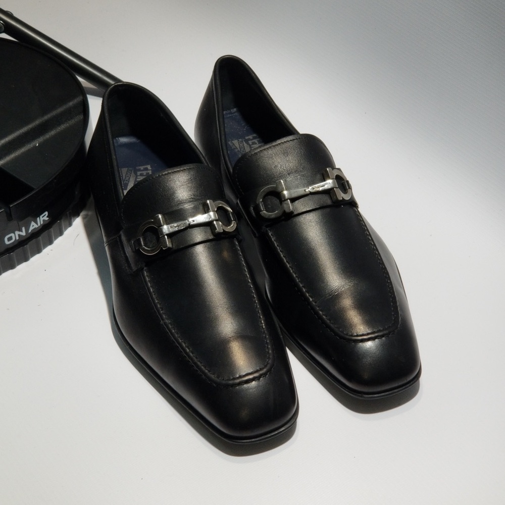 SALVETORE FARREGAMO ANYONE !! SIZE 42